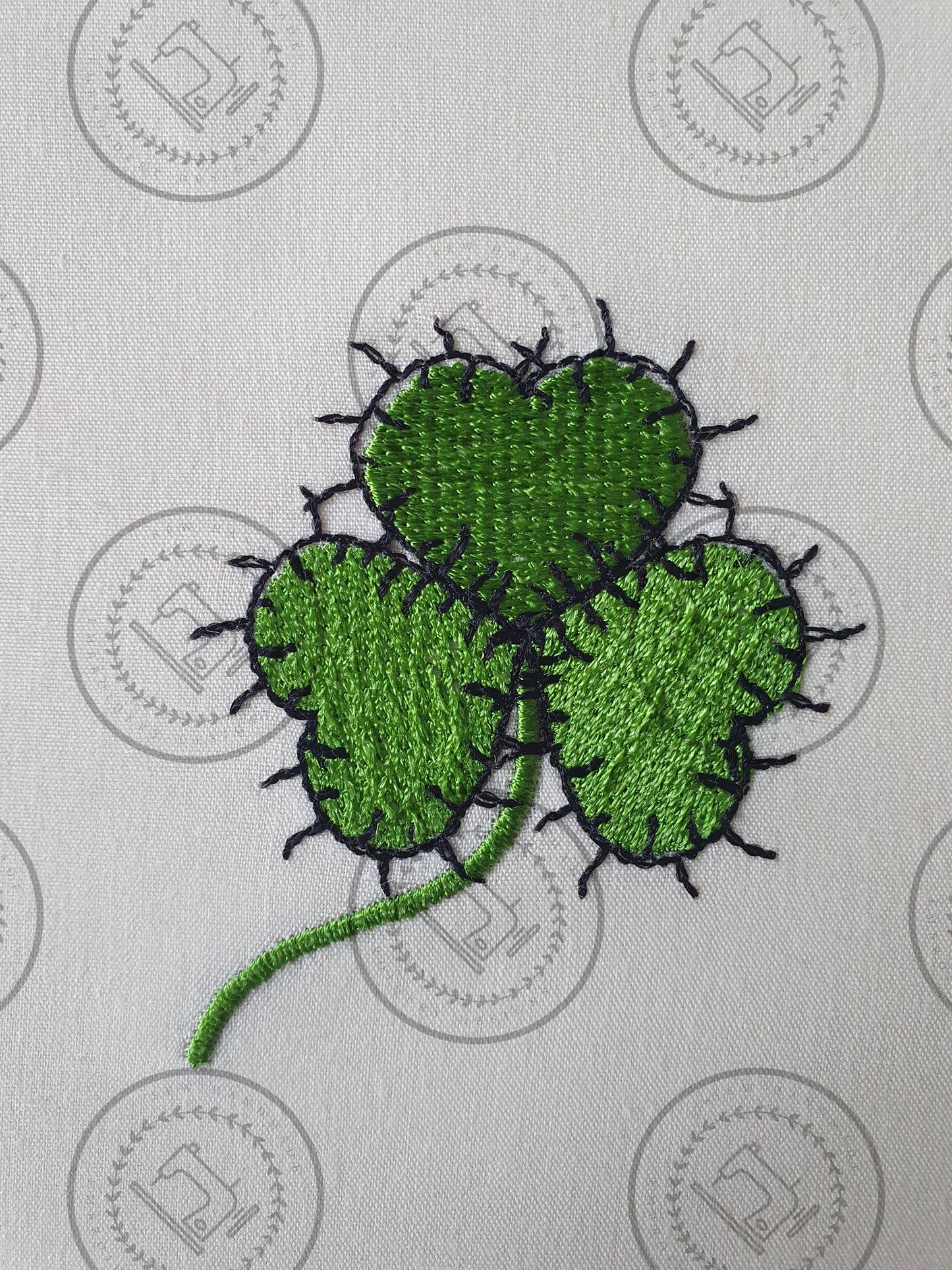 RAGGY SHAMROCK Embroidery Design - RSR023 2.5 x 3