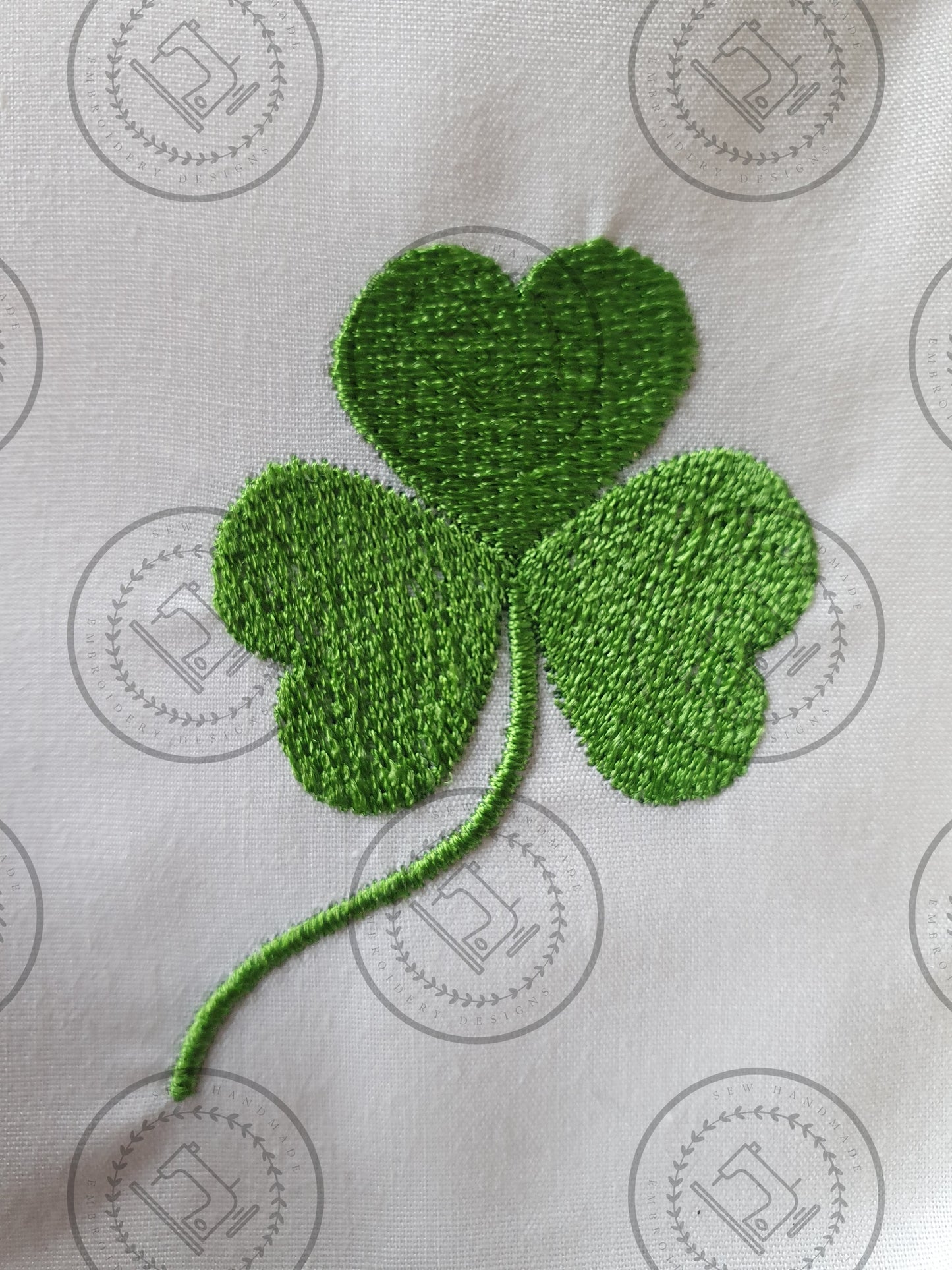 SHAMROCK Embroidery Design - SR023 2.5 x 3
