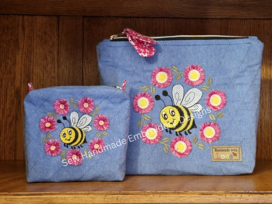 BUMBLE BEE IN FRINGE FLORAL CIRCLE Machine Embroidery Design