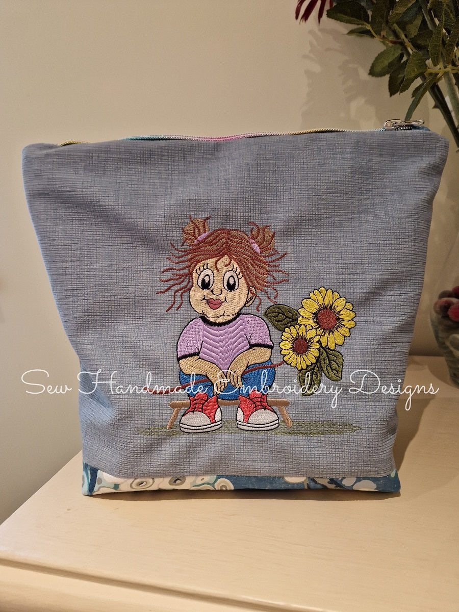 Pretty denim pouch adorned with a little girl & flowers embroidery pattern - instand download
