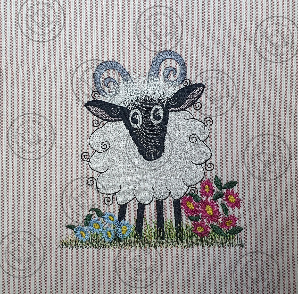 RAGGY FLUFFY RAM SHEEP Machine Embroidery Design
