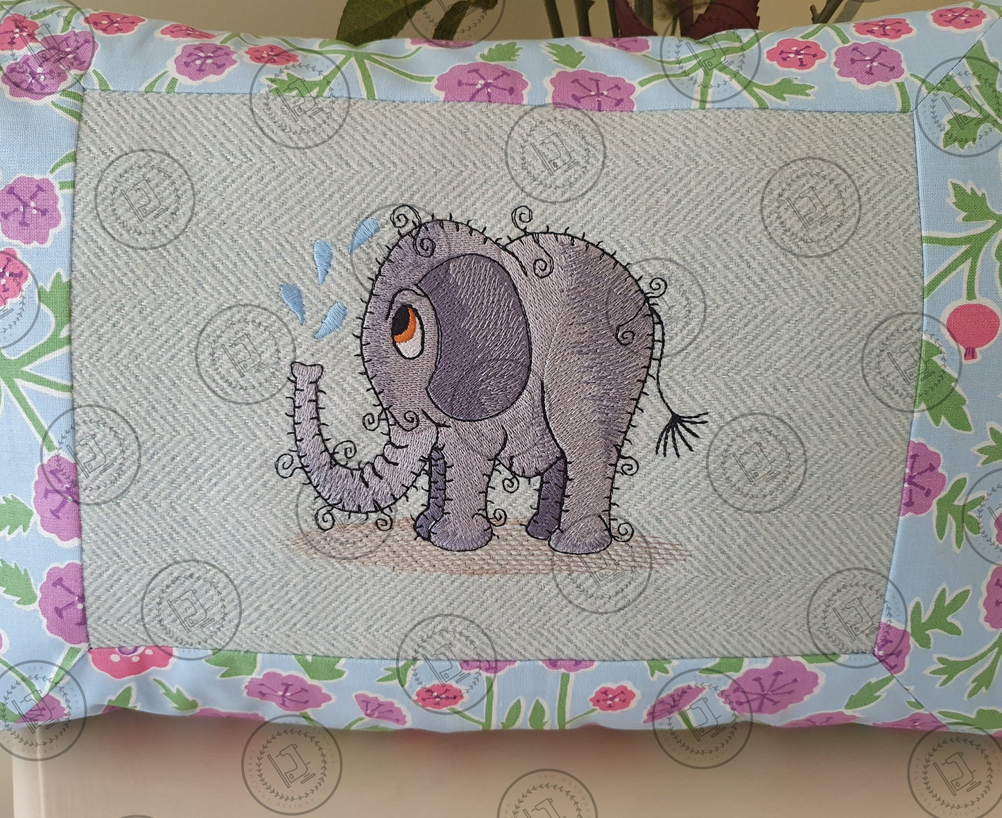 RAGGY ELEPHANT Machine Embroidery Design