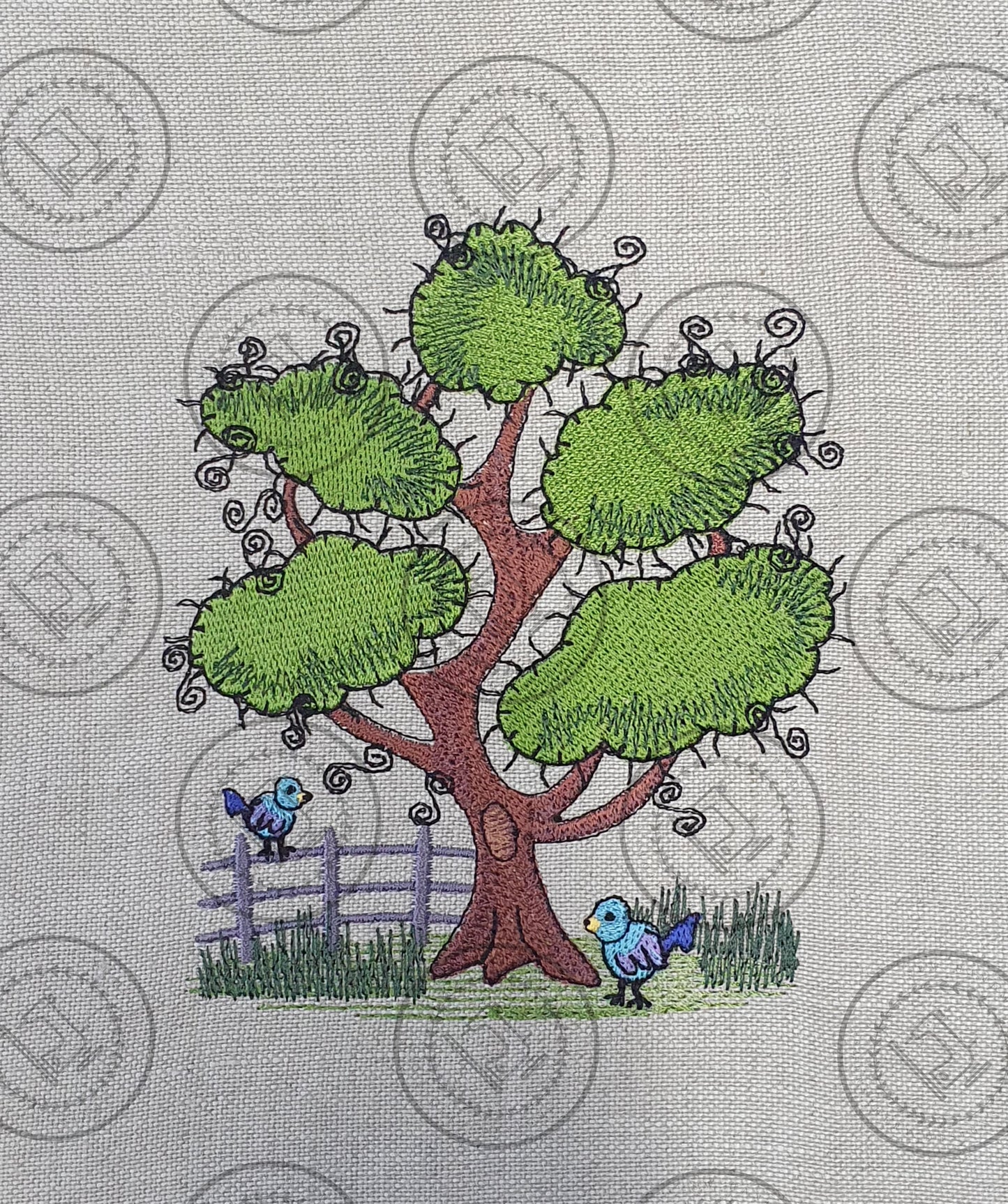 RAGGY TREE Machine Embroidery Design